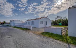 3 Bedroom Gorgeous Home In La Brée-Les-Bains - 1
