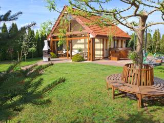 Domek dwupoziomowy - - 5