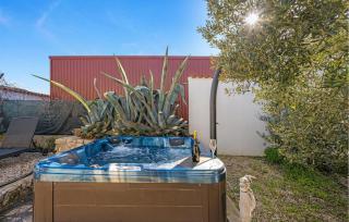Amazing Home In Jezera With Wifi - 4