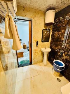 Hotel Ashray Inn - Varanasi - 4