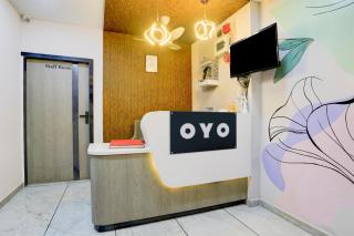 Hotel O Royal Aashro - Surat - 0
