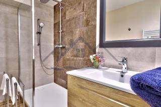LocaLise - A05 - Plain-pied avec petite vue mer donnant sur la piscine et le jardin - Grande salle de bain - Wifi inclus - draps inclus - animaux bienvenus - parking gratuit - Le Guilvinec - 2