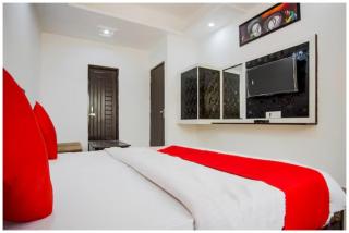 HOTEL RAJ PREMIUM GANGA Near Neelkanth Dham - Free Parking and Free Wifi - Fully Air Conditioning - BEST PREMIUM HOTEL - Rāiwāla - 6
