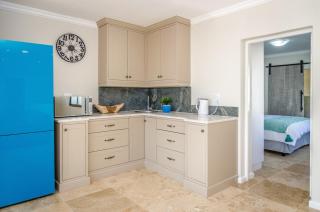 Home away from Home GuestHouse - - 1