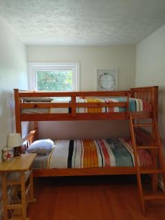 Hidden Gem on Hidden Valley Lane - - 3