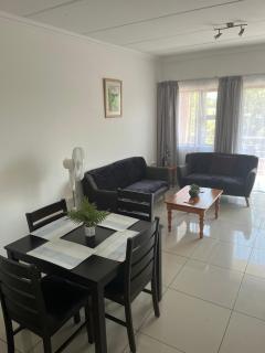 OR Tambo Self Catering Apartments, The Willows - Boksburg - 5