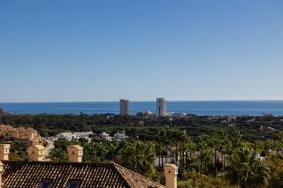 Apartment, with large private terrace and panoramic sea views, in Elviria Hills, Marbella - Marbella - 2
