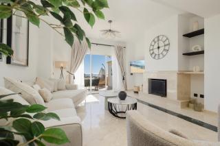 Apartment, with large private terrace and panoramic sea views, in Elviria Hills, Marbella - Marbella - 8