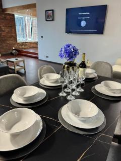 Central 1-Bed Apt Steps from Nightlife - Liverpool - 8