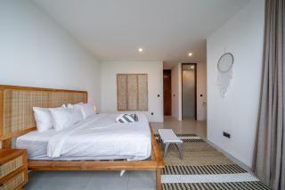 Exquisite New Villa with Unmatched Amazing Views, Huge Pool - 4 Elegant Bedrooms! - Canggu - 7