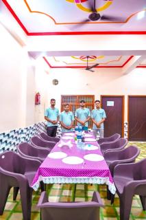Hotel The Ramansh - 700 Meters from Ram Mandir Ayodhya - Ayodhya - 8