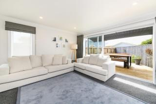 Modern, central & perfect for large groups! - 3