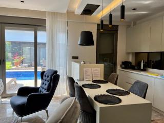 Green Park Villa - 1