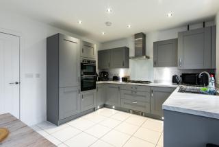 Spacious 5 Bed Home with Sustainable Features - Bingham - 4