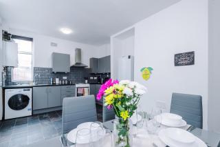 Large 3 bed House Sleeps 6 By Host A Home - Manchester - 4