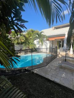 Villa Bourbon, 6 personnes avec Piscine et vue Mer - 1