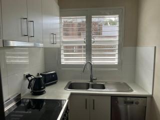 Freshwater Beach Apartment - 6