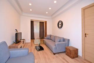 Northern Avenue, 2 bedrooms New Euro Renovated, Modern apartment PU383 - 0