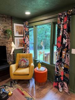 Kitschy Kottage - - 6