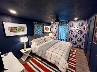 Kitschy Kottage - - 2