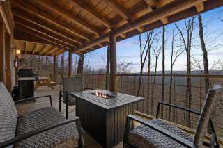 MTN Views Hot Tub Fire Pit Pool Table Games - Morganton - 6
