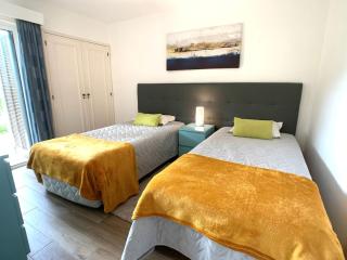 Detached Villa on Balaia Golf Village with Golf & Tennis, walking distance to Beach and many Bars and Restaurants - Olhos de Água - 1