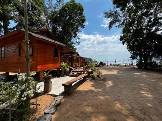 Seawood Beachfront Villas - 2