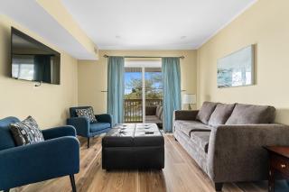 Fully Remodeled 3-Bedroom, 2-Bathroom Retreat Steps from the Beach with Lagoon Views - Ocean City - 0