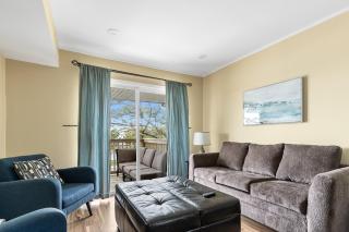 Fully Remodeled 3-Bedroom, 2-Bathroom Retreat Steps from the Beach with Lagoon Views - Ocean City - 5