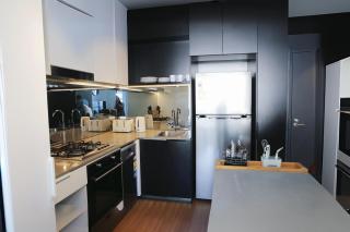 Modern 2BR at a Prime Location with Balcony - Brisbane - 9