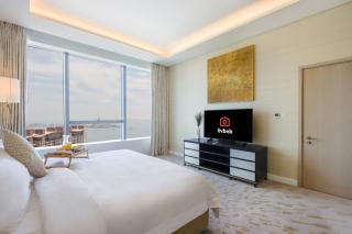 Livbnb Suites - 1BR w/ Sea View in Palm Tower - 9