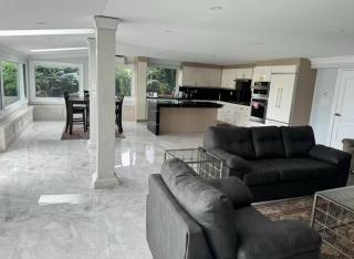 Beautiful Breezy Lake House! - Pickering - 3