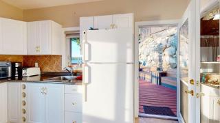Cozy Lakefront Cottage - Coe Hill - 6