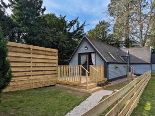 Cear 2- Private Hot Tub- Perth-Pet Friendly Lodge - Almondbank - 8