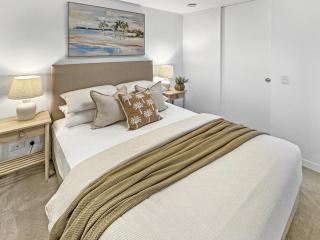 Broadbeach Elegance Oracle Tower 1 level 5 - Gold Coast - 1