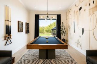 Designer Home with Hot Tub BBQ & Hill Views - Driftwood - 5