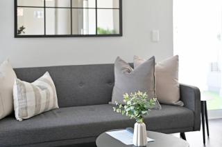 MAYA - 2 Bedroom City Retreat l Backup Power & Parking - 1