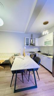 Bllok: Central Cozy Stay, 24/7 Self Check-in - Tirana - 8