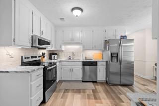 Cozy Cottage for 6 Pet Fenced - Marietta - 4