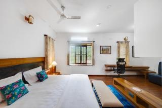 Lagoon Luxe Pool Villa - Bangalore - 2