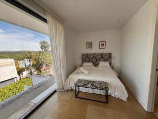 Sotogrande Polo Retreat with Rooftop Salt Pool - San Enrique de Guadiaro - 9