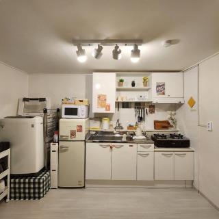 3 minutes walk from Hongdae Station 2 rooms 1 dining room up to 5 people comfortable bed! - Seul - 0