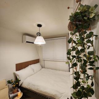 3 minutes walk from Hongdae Station 2 rooms 1 dining room up to 5 people comfortable bed! - 3