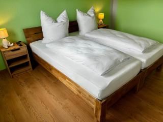 Fewo Unterm Stein - Rotkäppchen - 3 Schlafzimmer - Alheim - 1