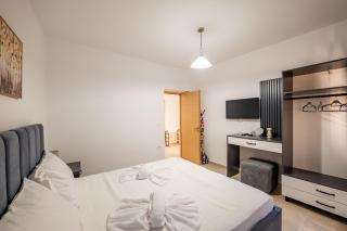 Iseris Apartment - Sarandë - 1