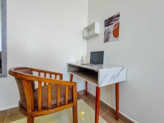 Thome White House - 2