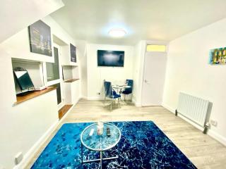 Cozy one bed apartment free car park central London - Londra - 0