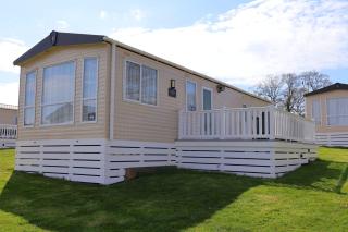 Mercury Yacht Harbour and Holiday Park - Bursledon - 9