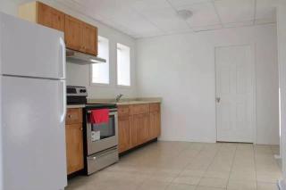 Close UVIC three bedroom one bathroom unit - Victoria - 0
