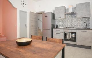 Awesome Apartment In Ragusa With Wifi - 2